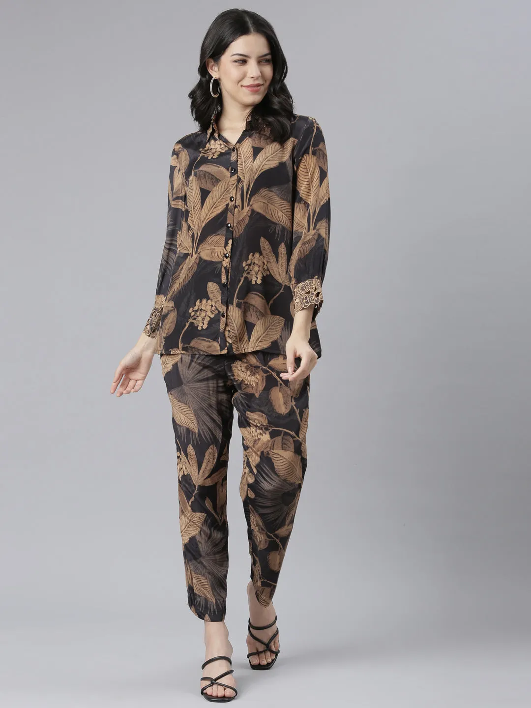 Neeru's Black Regular Straight Abstract Top And Trousers