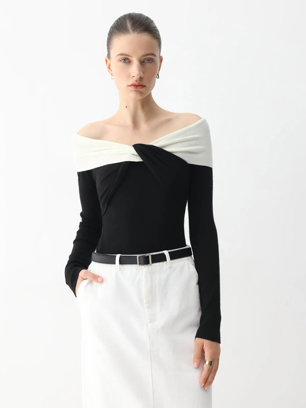 Off the Shoulder Trendy Center Twisted Long Sleeve