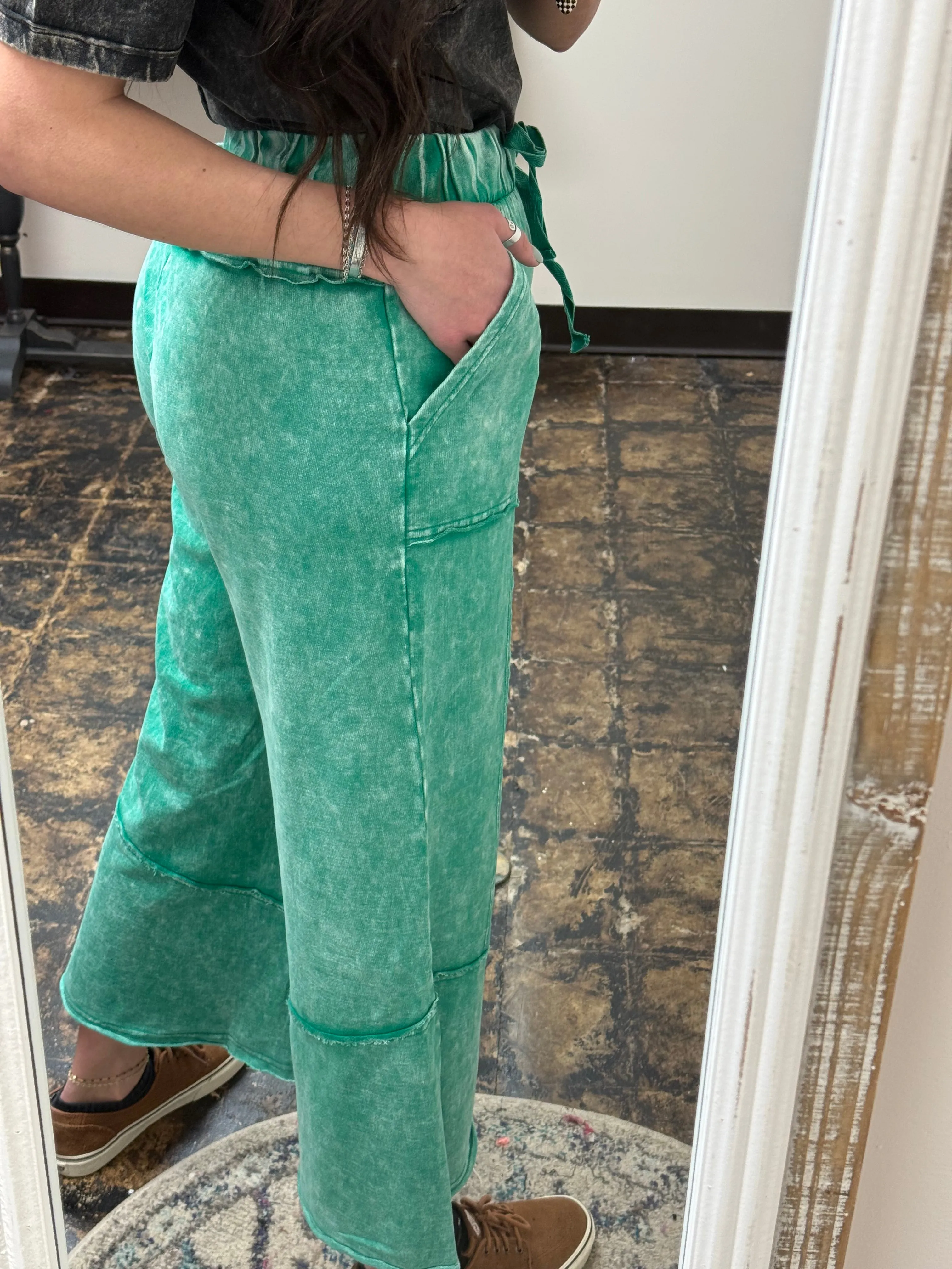 The Gillian Exposed Seam Palazzo Pants - Kelly Green