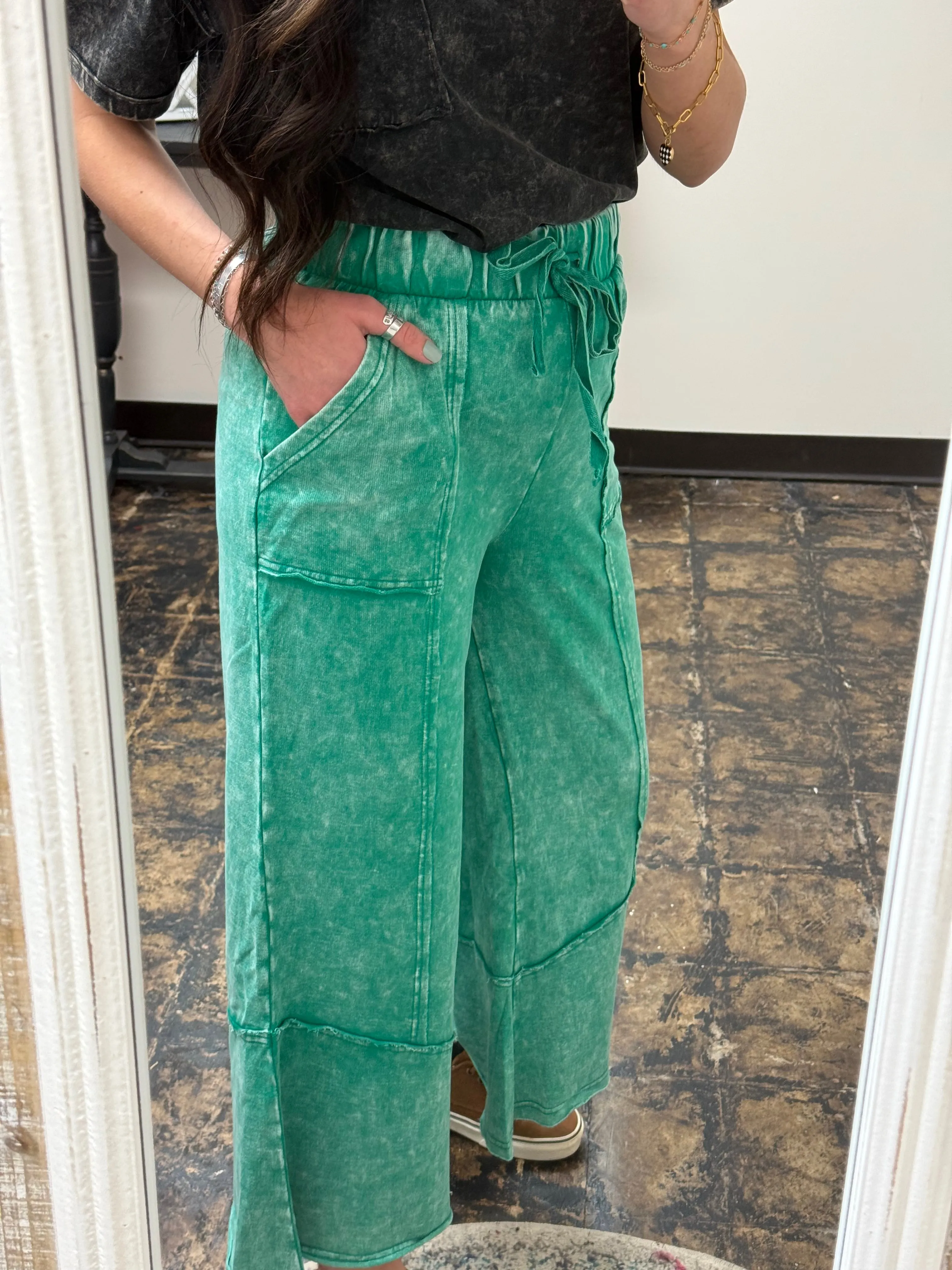The Gillian Exposed Seam Palazzo Pants - Kelly Green